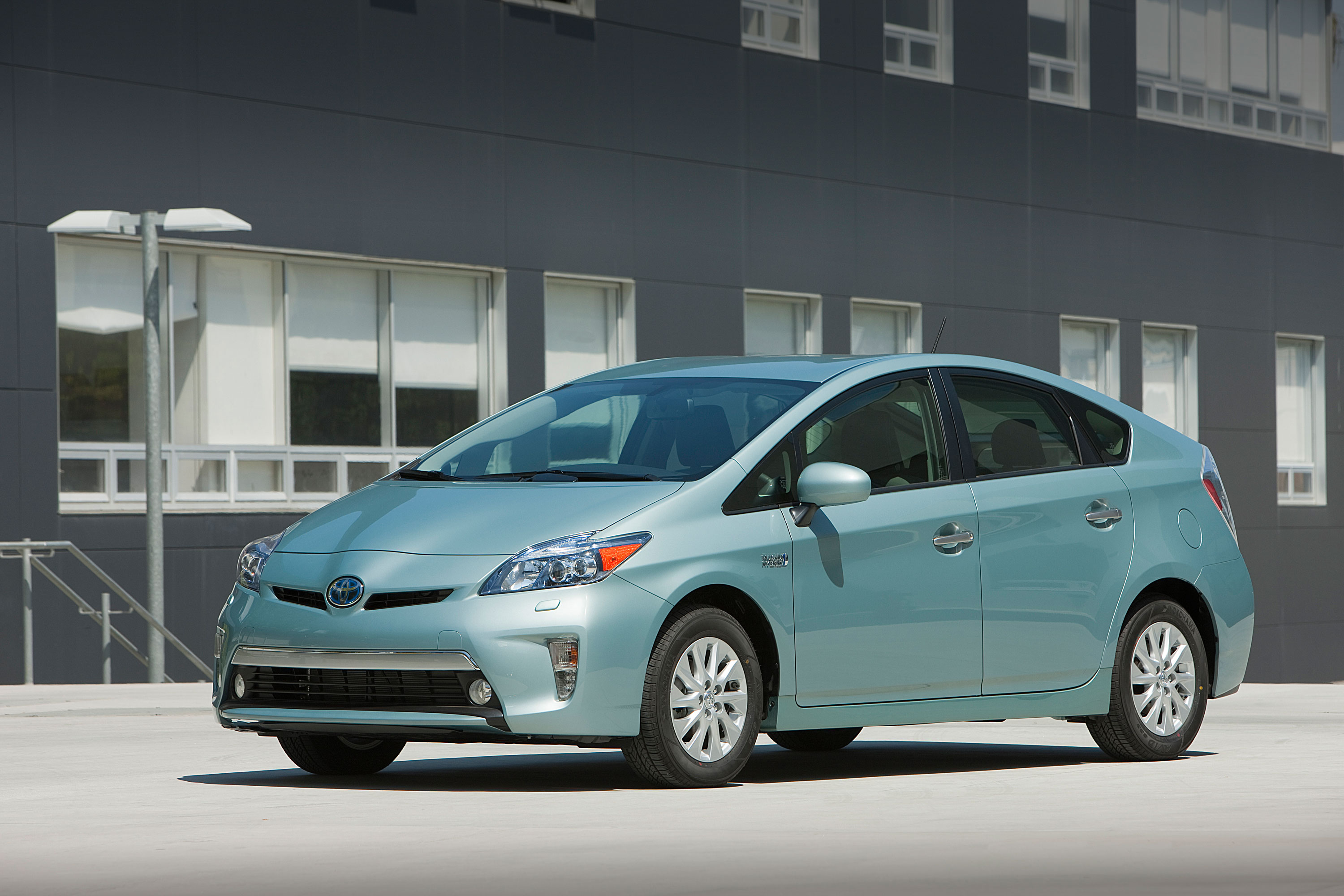 Alternative Fuel Vehicle Supporters Desire Vehicles From Bmw Lexus Alternative Fuel Vehicle Supporters Desire Vehicles From Bmw Lexus Toyota And Ford